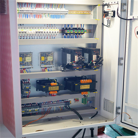 آلة ضغط الفرامل التلقائية الهيدروليكية E200p Cnc الهيدروليكية الصحافة آلة الانحناء مع ألمانيا للإلكترونيات
