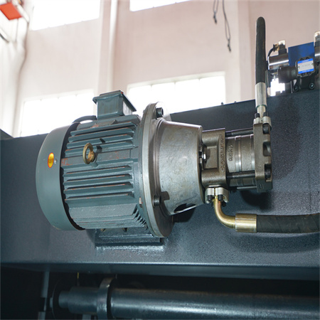آلة الثني الهيدروليكية CNC في المصنع ، اضغط على الفرامل لثني MS SS AL