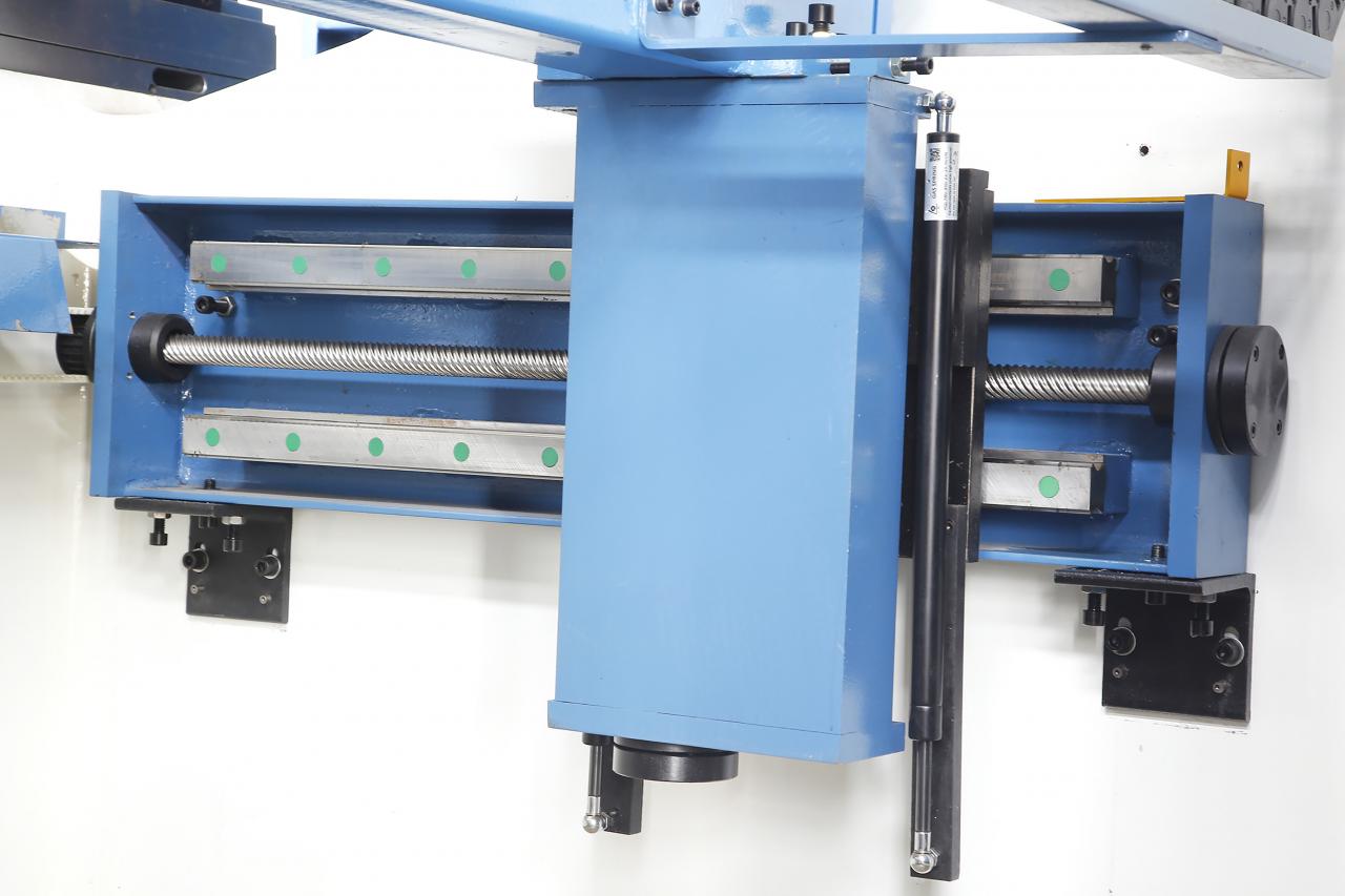 4 Axis Cnc Tandem Press Brake With Delem Da58t 2d Graphical Controller 4 مكابح ضغط Cnc Tandem ذات المحور مع وحدة تحكم رسومية Delem Da58t 2d