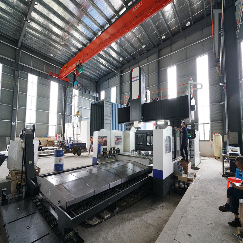صناعة معدات الليزر 1000w آلة القطع بالليزر CNC للصفائح المعدنية الفولاذية