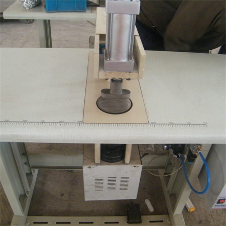 آلة ضغط الصفائح المعدنية CNC عالية السرعة آلة تثقيب ثقب الصفيحة المعدنية
