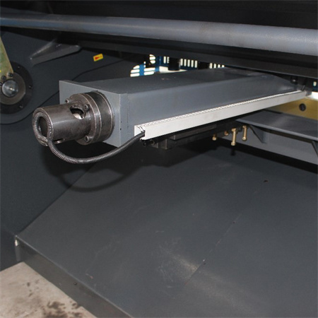 Accurl CNC 6 * 2500mm آلة قطع المعادن الهيدروليكية / مقص ألواح الصلب