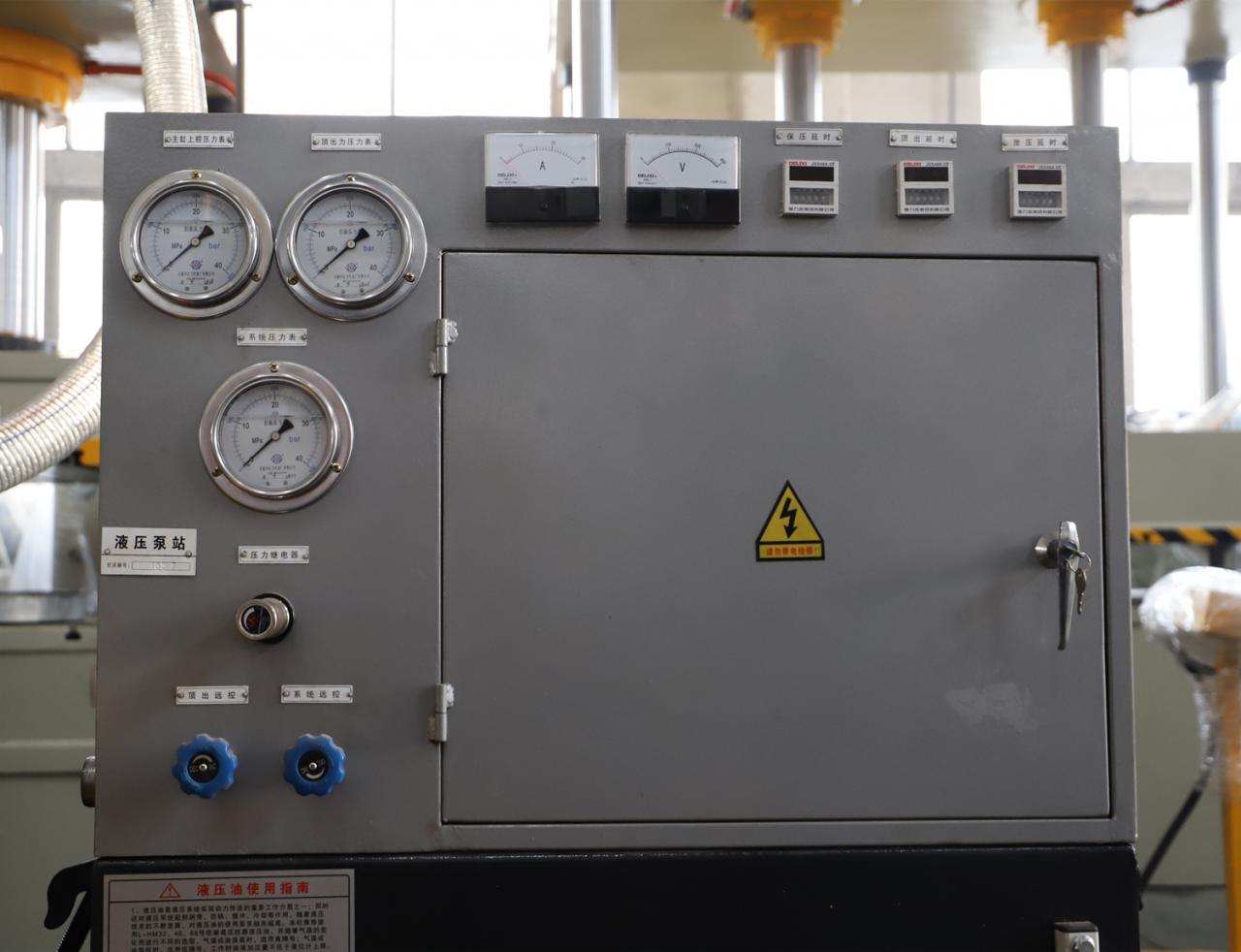 صفيحة ساخنة Hydroforming 100 طن ختم آلة الضغط الهيدروليكي