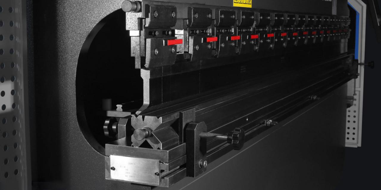 Wc67 الهيدروليكية الصحافة الفرامل / آلة الانحناء الصحافة CNC / آلة الانحناء لوحة الصين